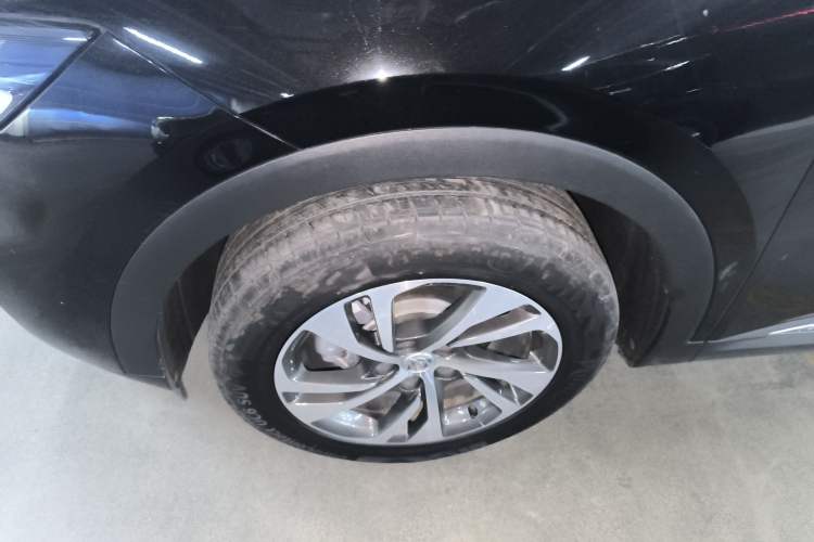 Used Buick Envision 2022 Facelift Encore S 552T Two-Wheel-Drive Luxury Model
