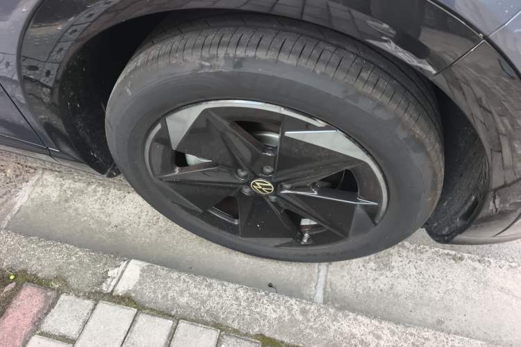 Used Volkswagen ID.UNYX 2025 Pure Model
