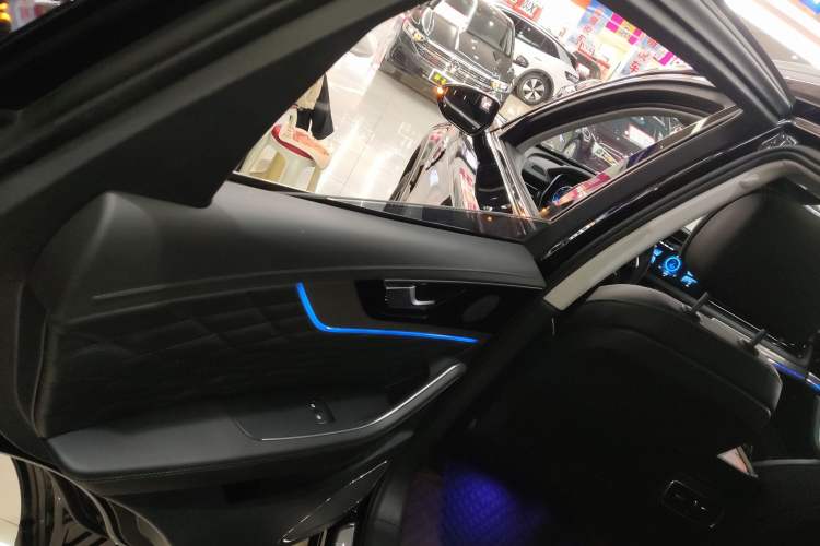 Used Hongqi HS5 2022 Revised Version 2.0T Smart Connect Flagship Edition
