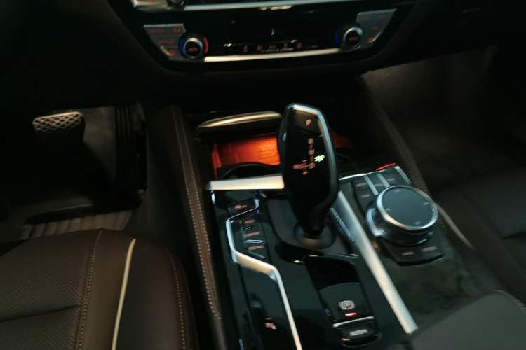 Used BMW 5 Series 2022 Second Facelift 525Li Luxury Package
