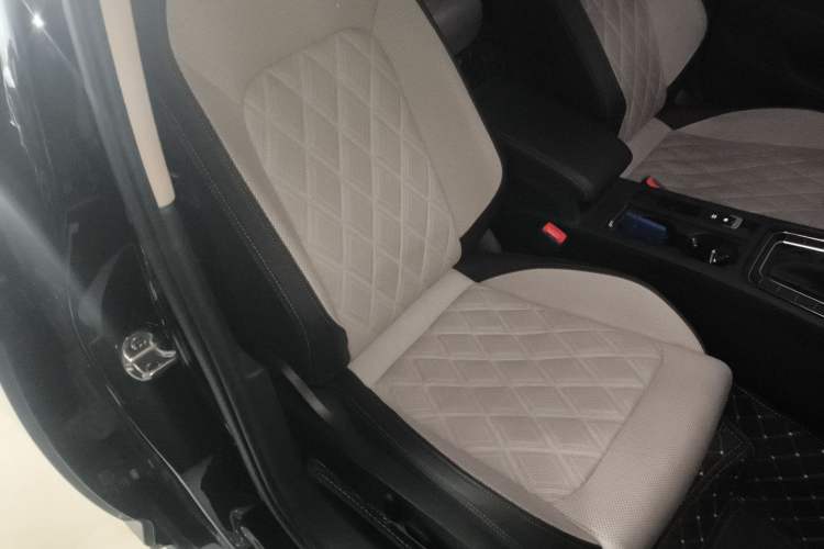 Used Volkswagen Magotan 2023 2 Million Units Commemorative Edition 330TSI DSG Luxury Version
