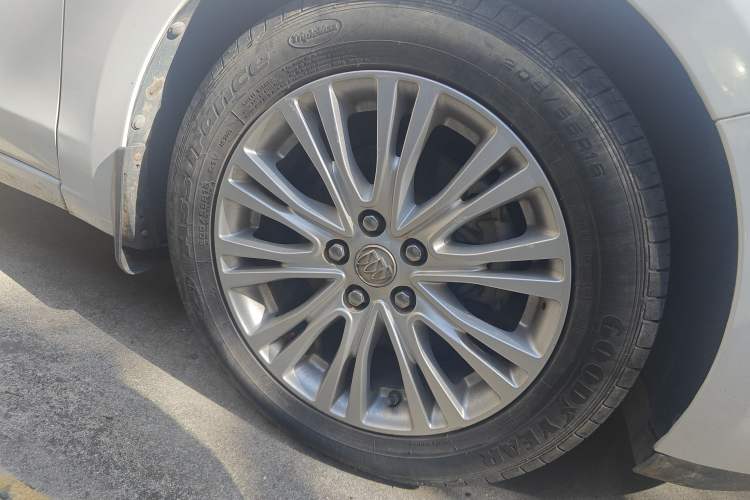 Used Buick GT 2015 15N Automatic Elite Version
