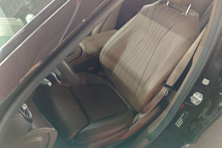 Used Mercedes-Benz E-Class 2021 Facelift E 260 L 4MATIC