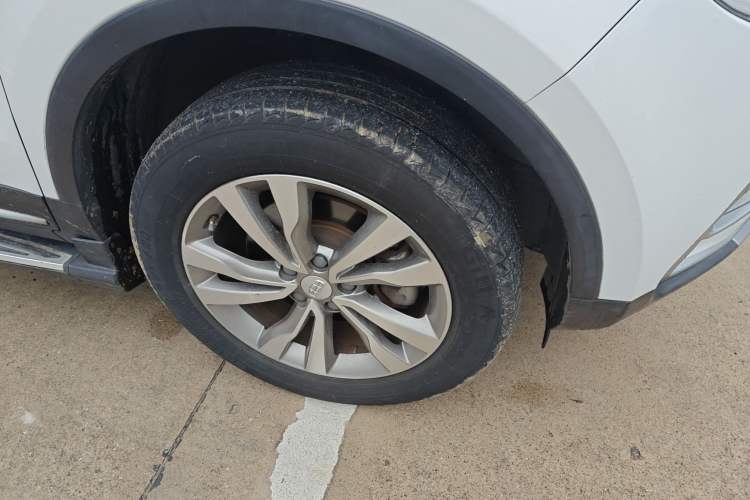 Used Geely Auto Emgrand X7 Sport 2016 2.0L Manual Smart Connect Version
