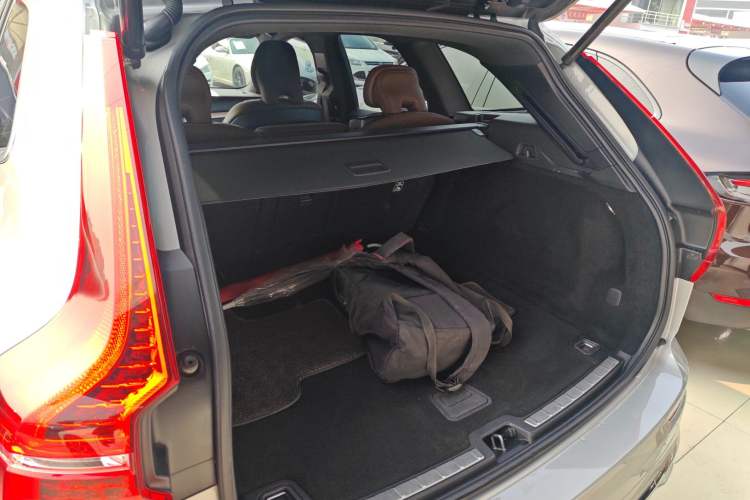 Used Volvo XC60 2022 B5 4x4 Smart Luxury Edition
