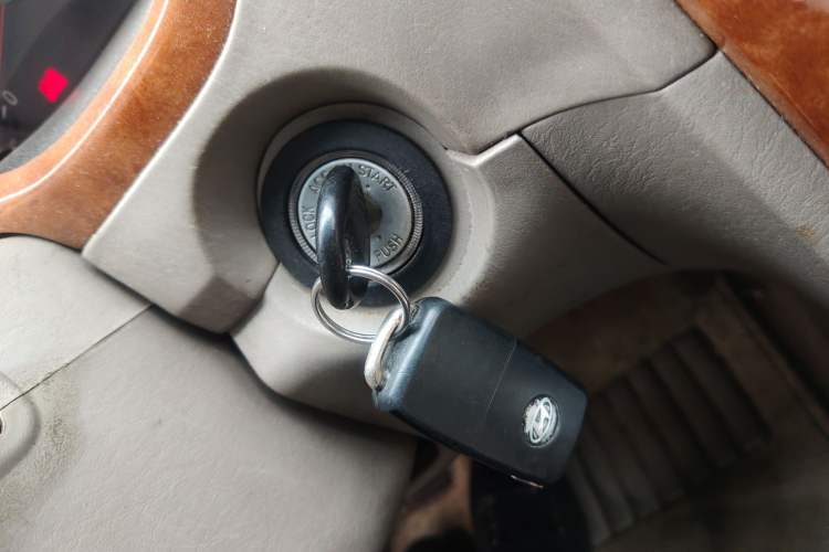 Used Hyundai Sonata 2004 2.0L Manual Standard Edition