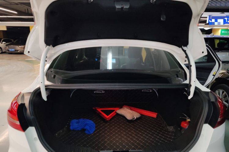 Used Ford Focus 2018 Sedan Classic 1.6L Automatic Trendy SmartDrive Edition
