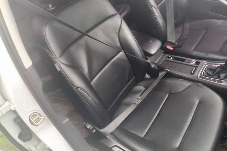 Used Volkswagen Golf 2016 230TSI Automatic Comfort Version
