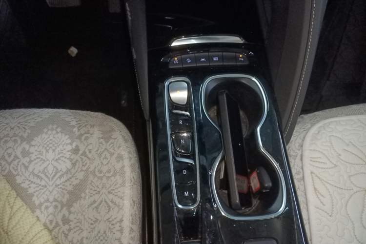 Used Buick Envision 2023 Encore Plus 652T Five-Seat All-Wheel-Drive Luxury Model
