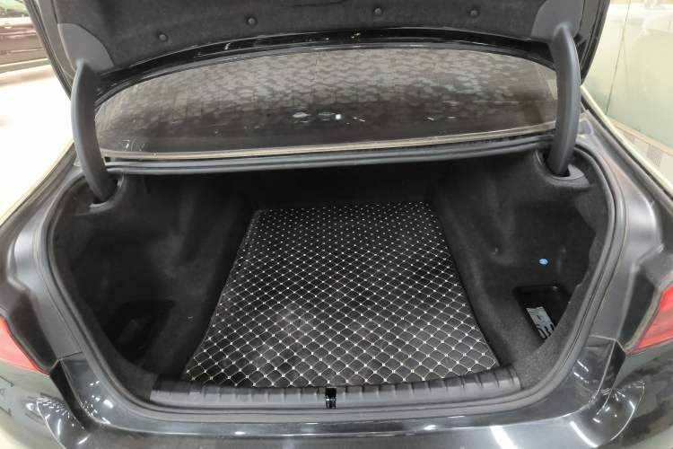 Used BMW 5 Series 2019 Facelifted 525Li Luxury Package