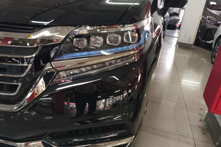 Used Honda Elysion 2019 2.0L Hybrid Supreme Edition
