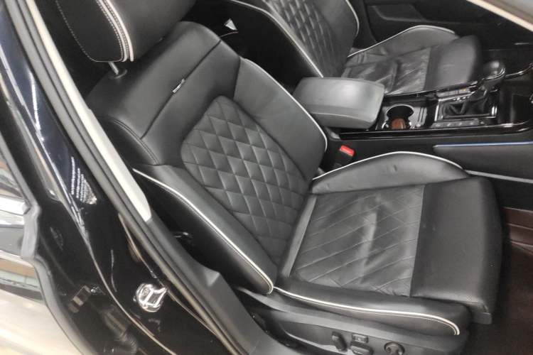 Used Volkswagen Phideon 2018 Revised Version 380TSI Two-Wheel-Drive Flagship Edition
