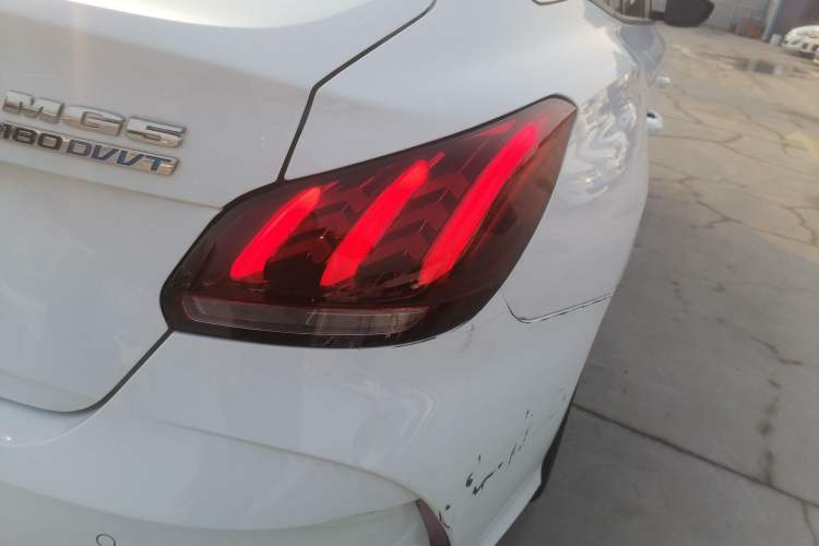 Used MG 5 2023 180 DVVT CVT Luxury Edition
