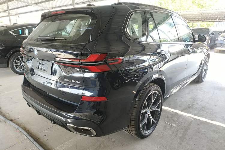 Used BMW X5 2023 xDrive 30Li Luxury M Sport Night Edition Package
