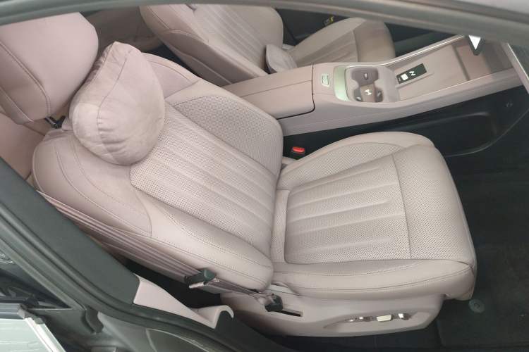 Used ONVO L60 2024 60 kWh Rear-Drive Version
