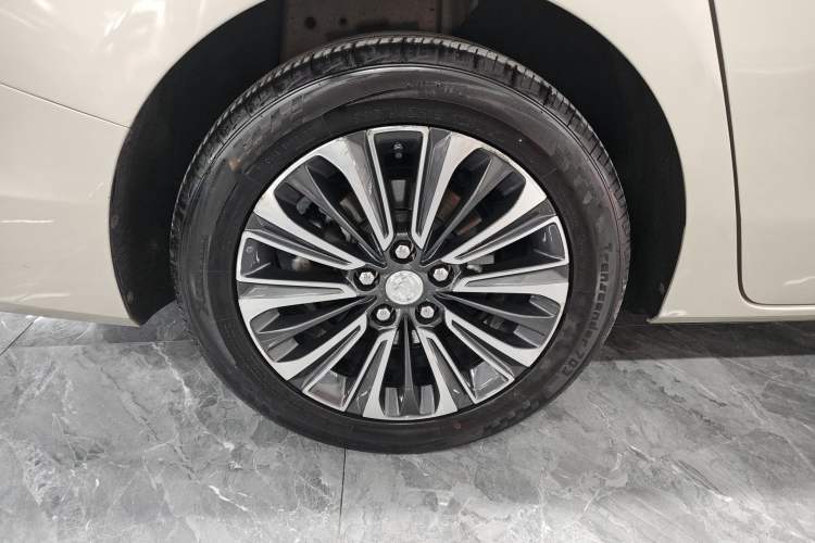 Used Buick GL8 2020 ES Land Cruiser 653T Luxury Model
