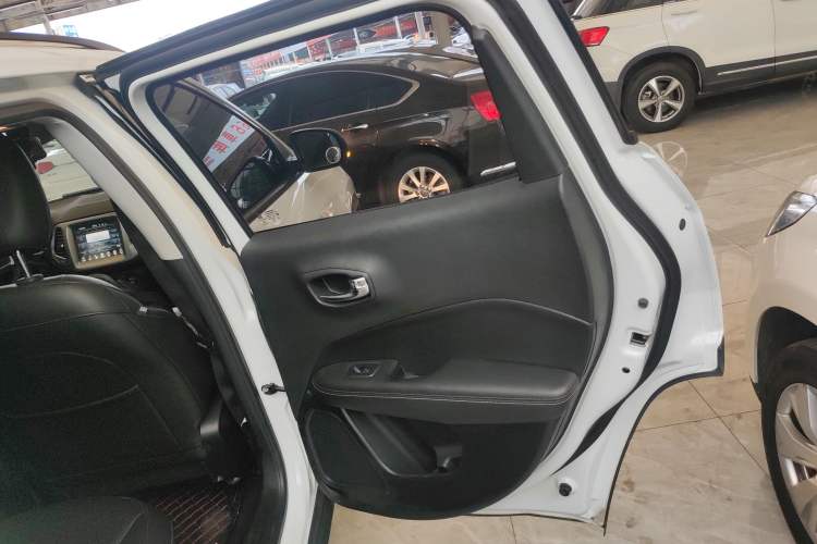 Used  Compass 2017 200T Automatic Family Edition
