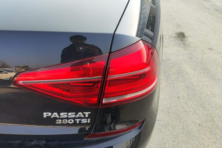 Used Volkswagen Passat 2017 280TSI DSG Luxury Edition
