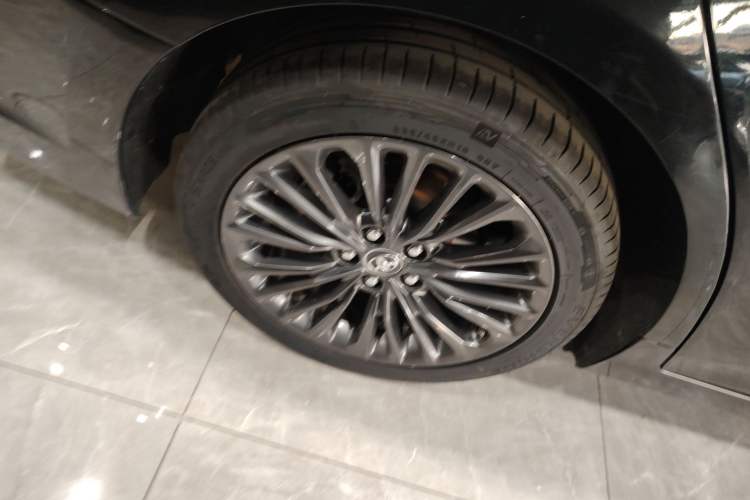 Used Toyota Avalon 2019 2.5L Touring Premium Version China VI Standard
