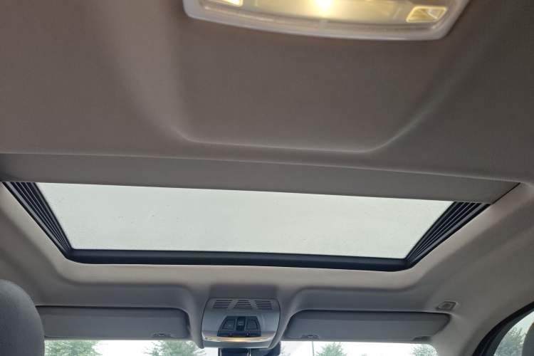 Used BMW X6 2017 xDrive28i
