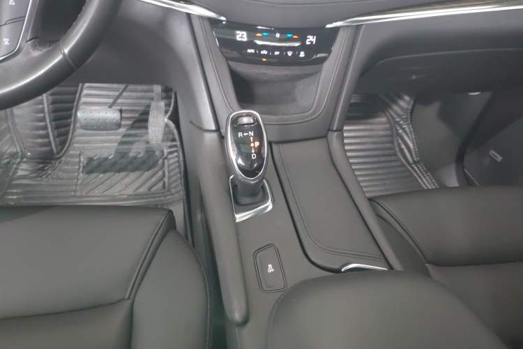 Used Cadillac XT5 2018 25T Tech Model
