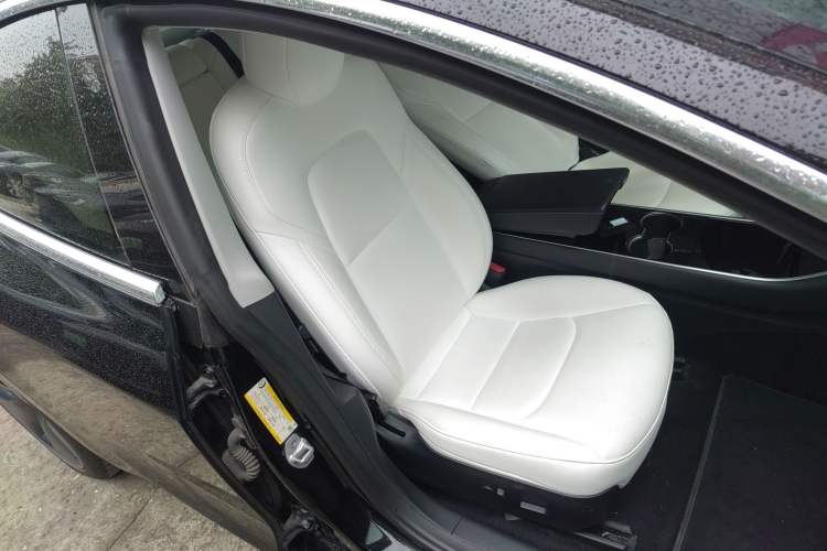 Used Tesla Model 3 2019 Long-Range All-Wheel-Drive Version
