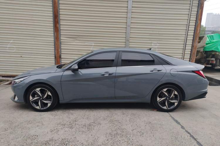 Used Hyundai Elantra 2021 1.5L CVT LUX Prestige Edition
