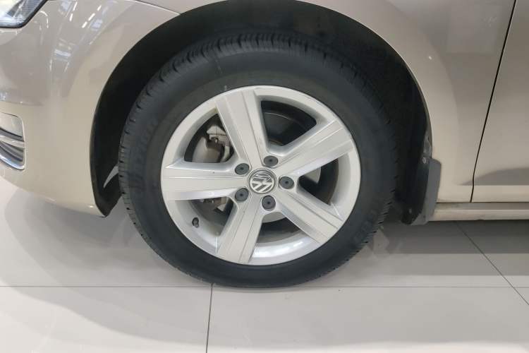 Used Volkswagen Golf 2016 230TSI Automatic Comfort Version
