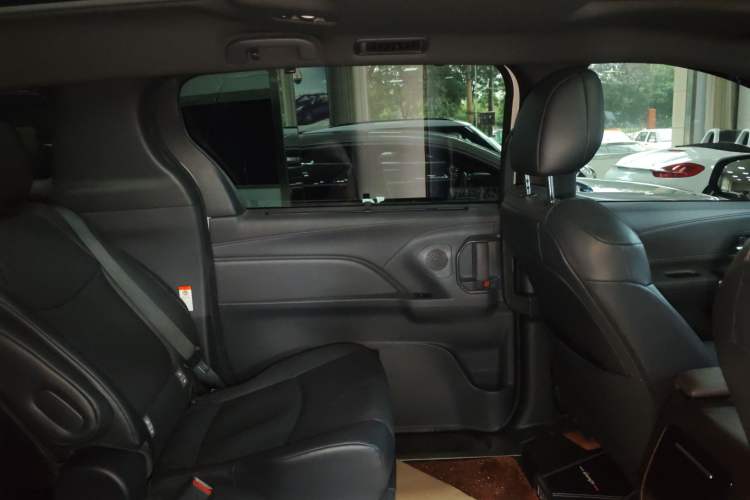 Used Toyota Granvia 2024 2.5L Hybrid Prestige PLUS Edition
