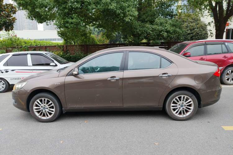 Used  Heyue 2012 1.5L Manual Luxury Sport Edition