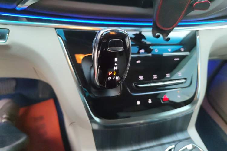 Used Buick GL8 2022 Land Business Class 652T Luxury Model
