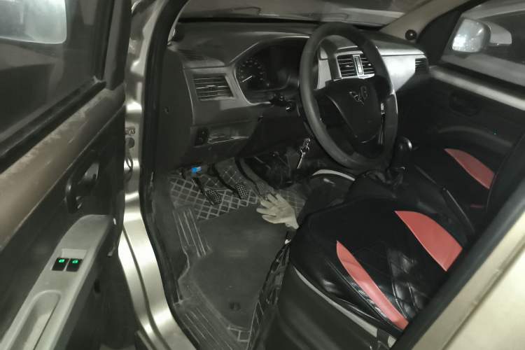 Used Wuling Rongguang 2014 1.2L S Base Model
