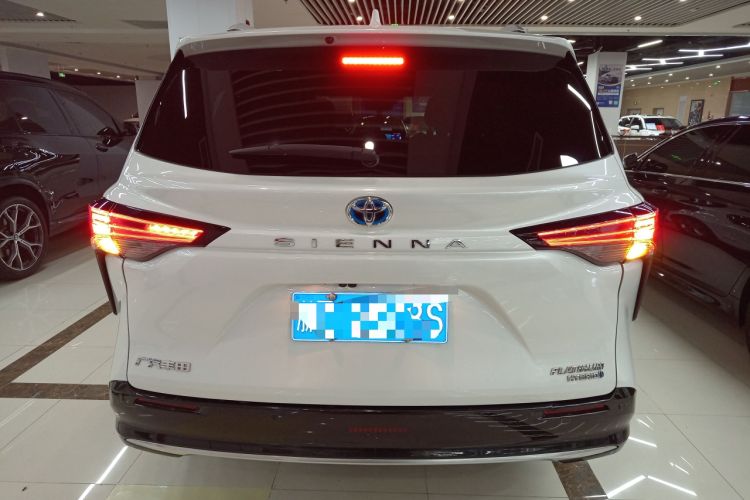 Used Toyota Sienna 2021 2.5L Hybrid Platinum Edition
