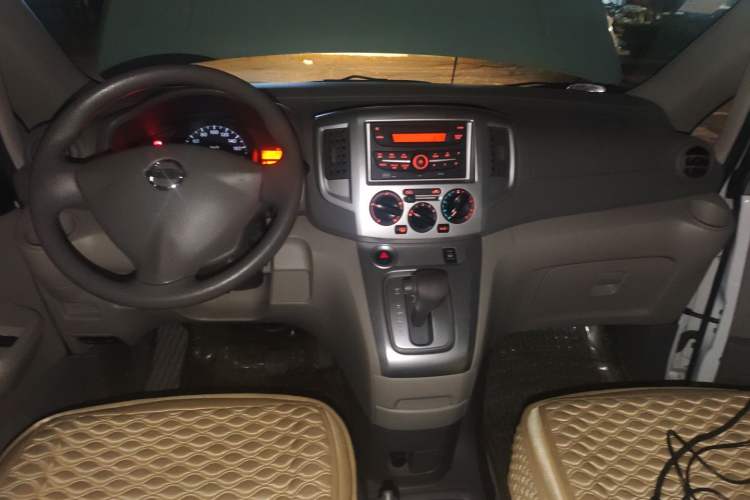 Used Nissan NV200 2016 Revised Version 1.6L CVT Luxury Edition
