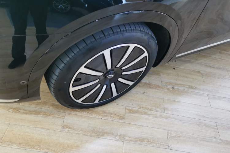 Used Hima AITO M9 2024 Range-Extended Max Edition 42 kWh 6-Seater Version
