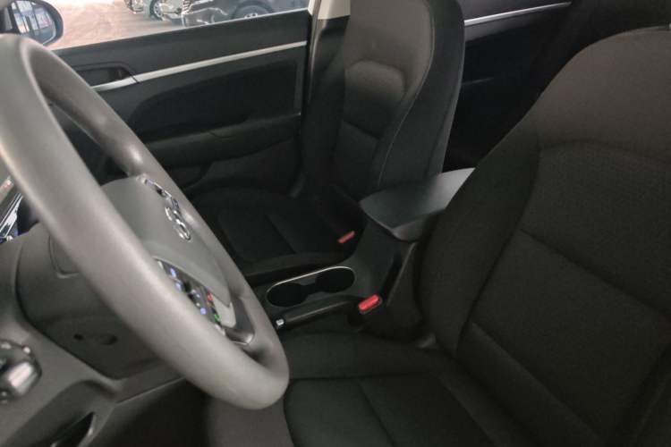 Used Hyundai Elantra 2016 1.6L Automatic ZhiXuan – Elite Version
