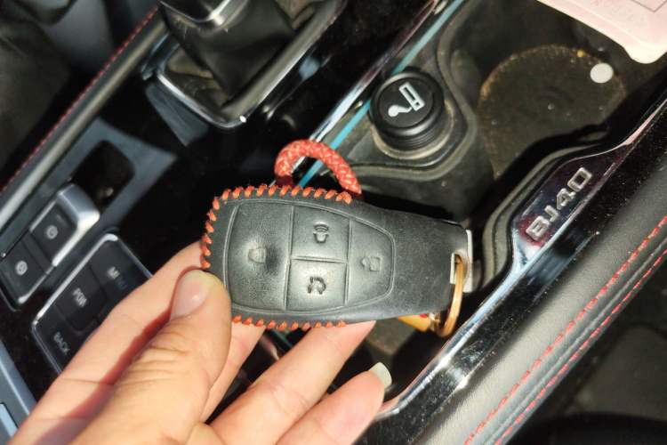 Used  BJ40 2020 2.0T Automatic Four-Wheel Drive Urban Hunter Edition Chivalrous Type