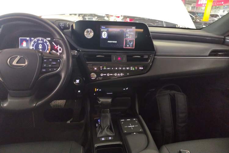 Used Lexus ES 2021 200 Excellence Edition
