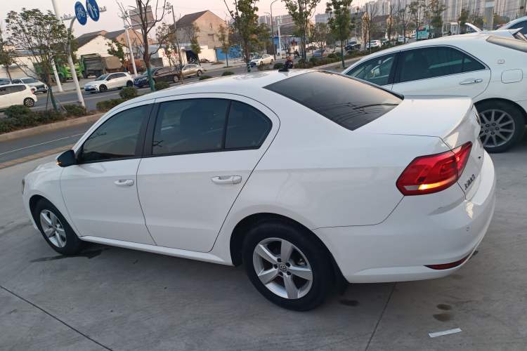 Used Volkswagen Lavida 2015 1.6L Automatic Fashion Edition
