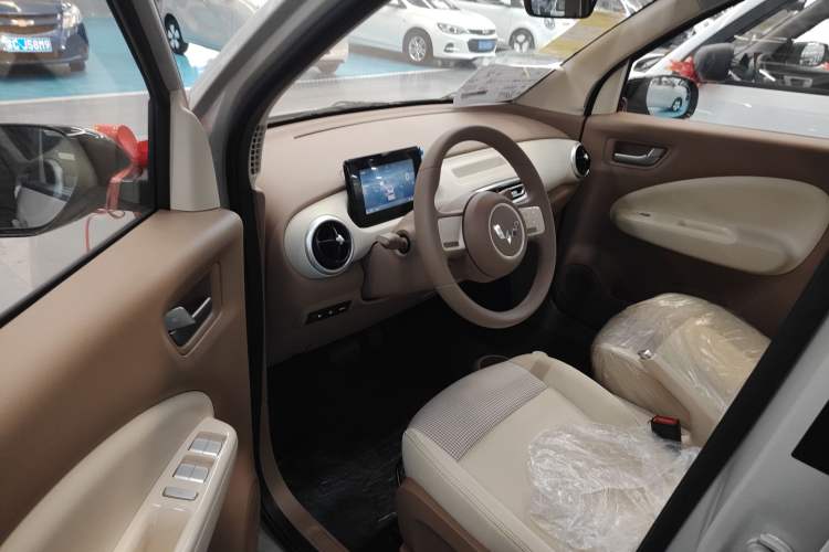 Used Wuling Hongguang MINIEV 2025 Four-Door Version Advanced Edition
