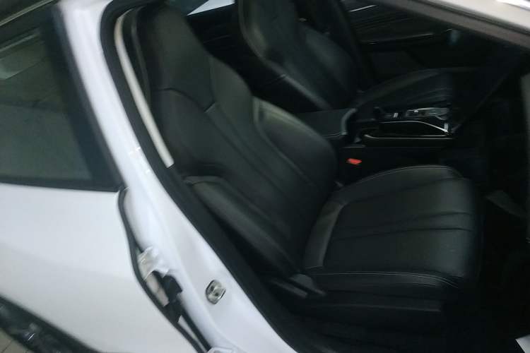 Used Dongfeng Aeolus Mage 2023 DH-i 1.5T Luxury Edition