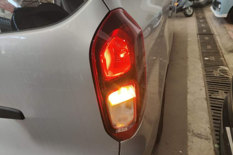 Used Wuling Hongguang New Energy 2024 All-Electric Model 300KM Practical Version
