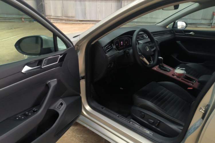 Used Volkswagen Magotan 2020 330TSI DSG Luxury Edition
