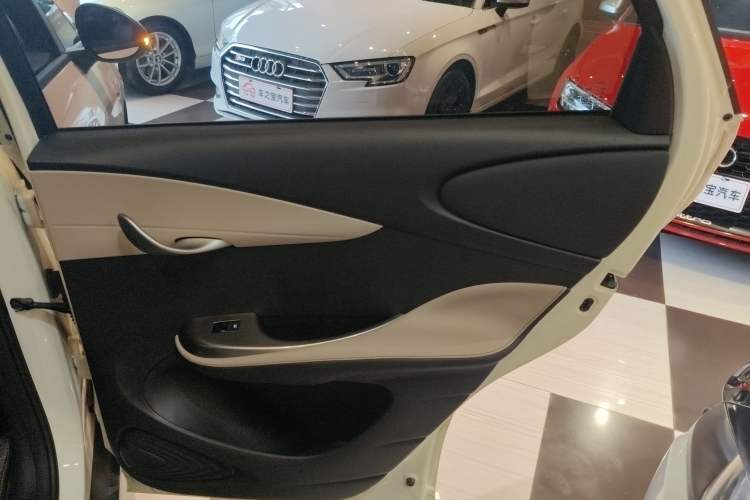 Used BYD Dolphin 2023 420 km Free Version
