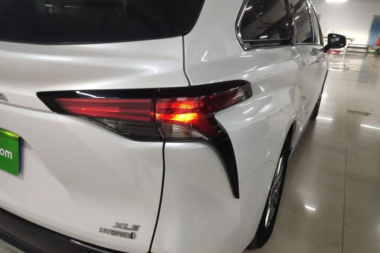 Used Toyota Sienna 2021 2.5L Hybrid Luxury Edition
