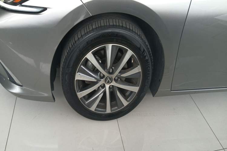 Used Lexus ES 2020 260 Excellence Edition
