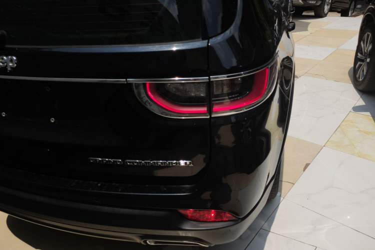 Used  Grand Commander 2018 2.0T Four-Wheel Drive Enjoyment Edition China VI
