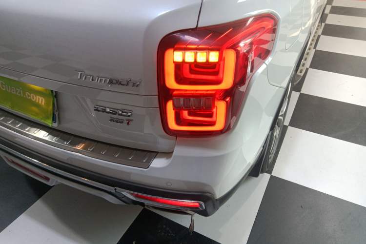 Used GAC Trumpchi GS8 2017 320T Two-Wheel Drive Luxury Smart Connectivity Version (7 Seats)
