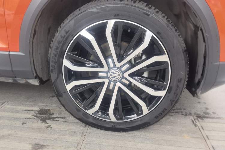 Used Volkswagen T-ROC 2019 280TSI DSG Two-Wheel Drive Comfort Version China VI Standard
