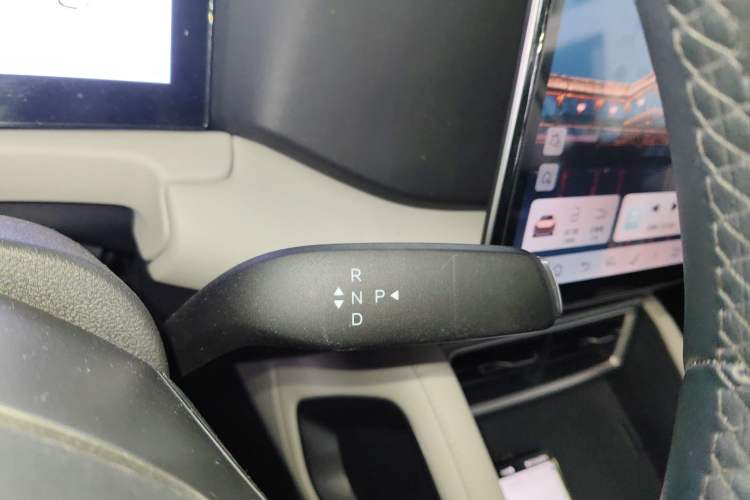 Used BYD Yuan UP 2025 Intelligent Driving Version 401 km Beyond-Range Edition